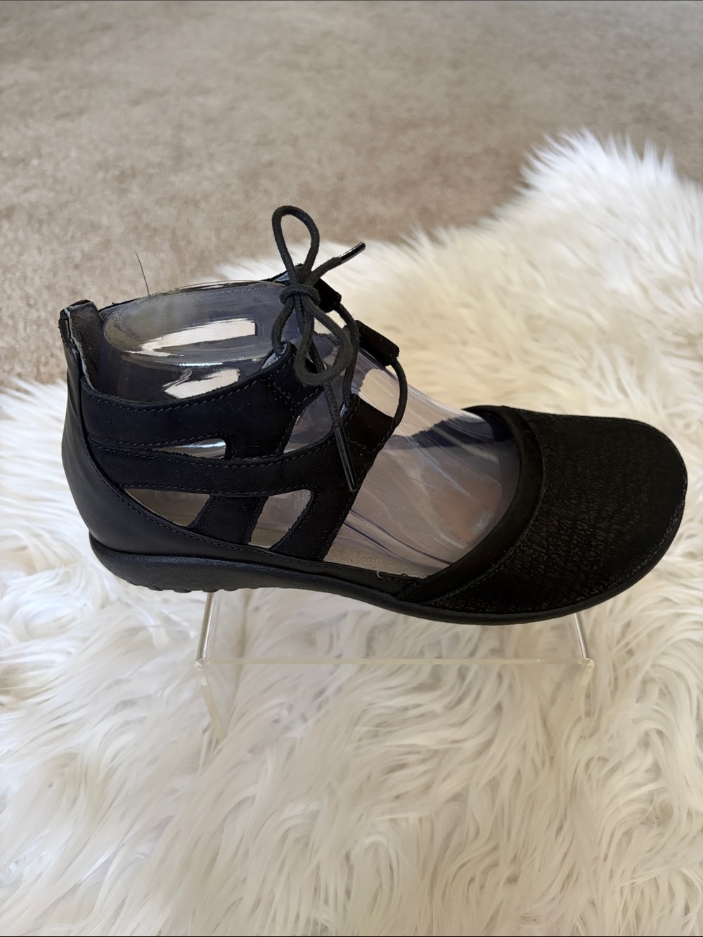 NAOT Kata Women’s Lace-Up Closed Toe Sandals in Black Crackle Leather Size EU 38 - Picture 11 of 16